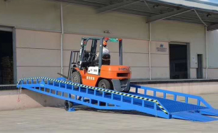 桅柱式九一香蕉视频污定制为机场灯光维修提供便利